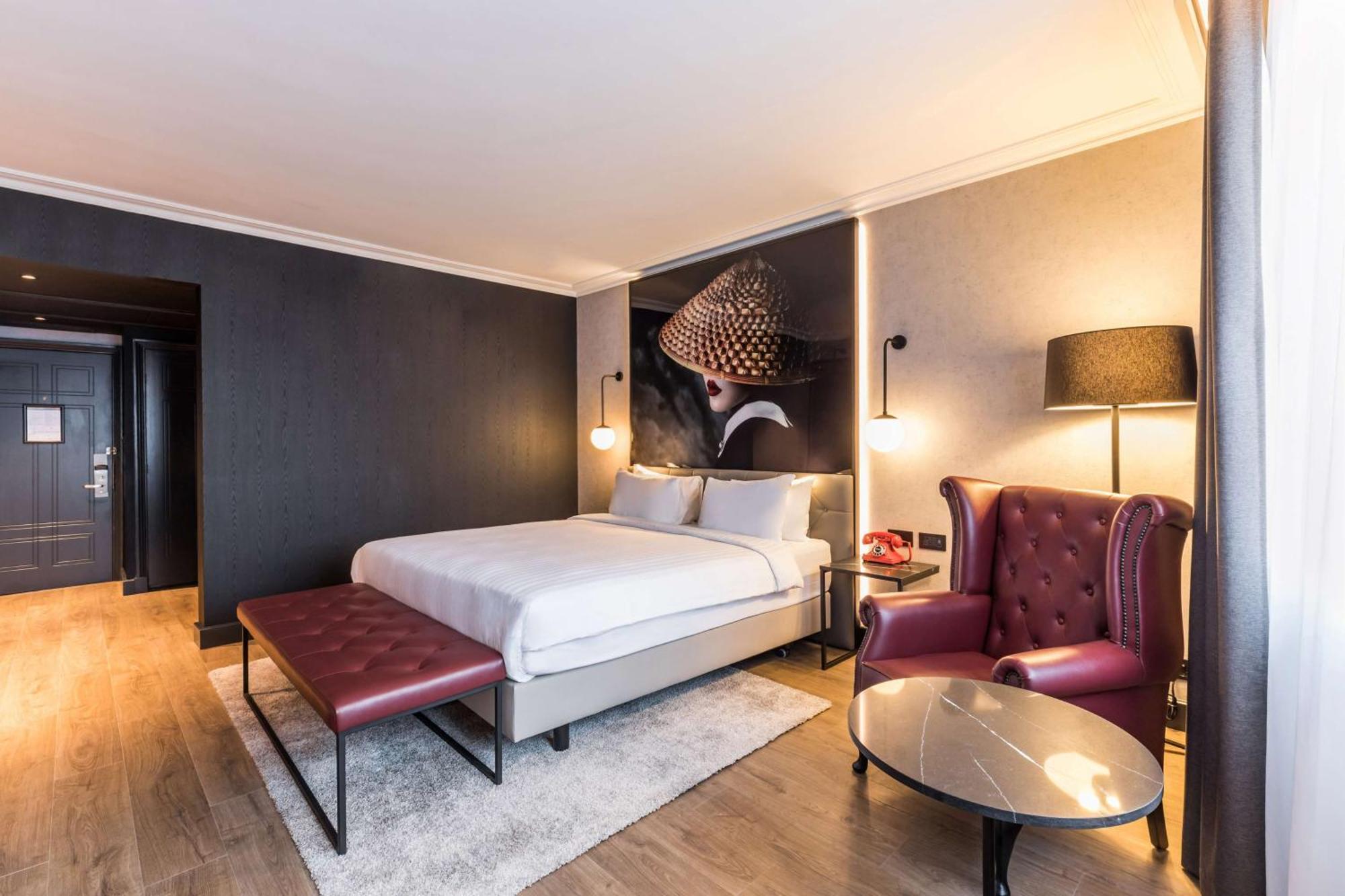 Radisson Red London Heathrow Otel Harmondsworth Dış mekan fotoğraf Room interior