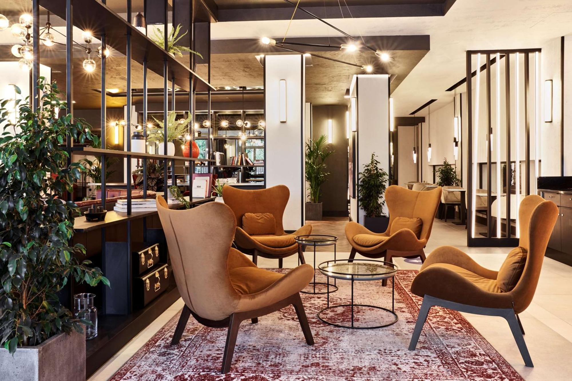 Radisson Red London Heathrow Otel Harmondsworth Dış mekan fotoğraf Interior of the hotel